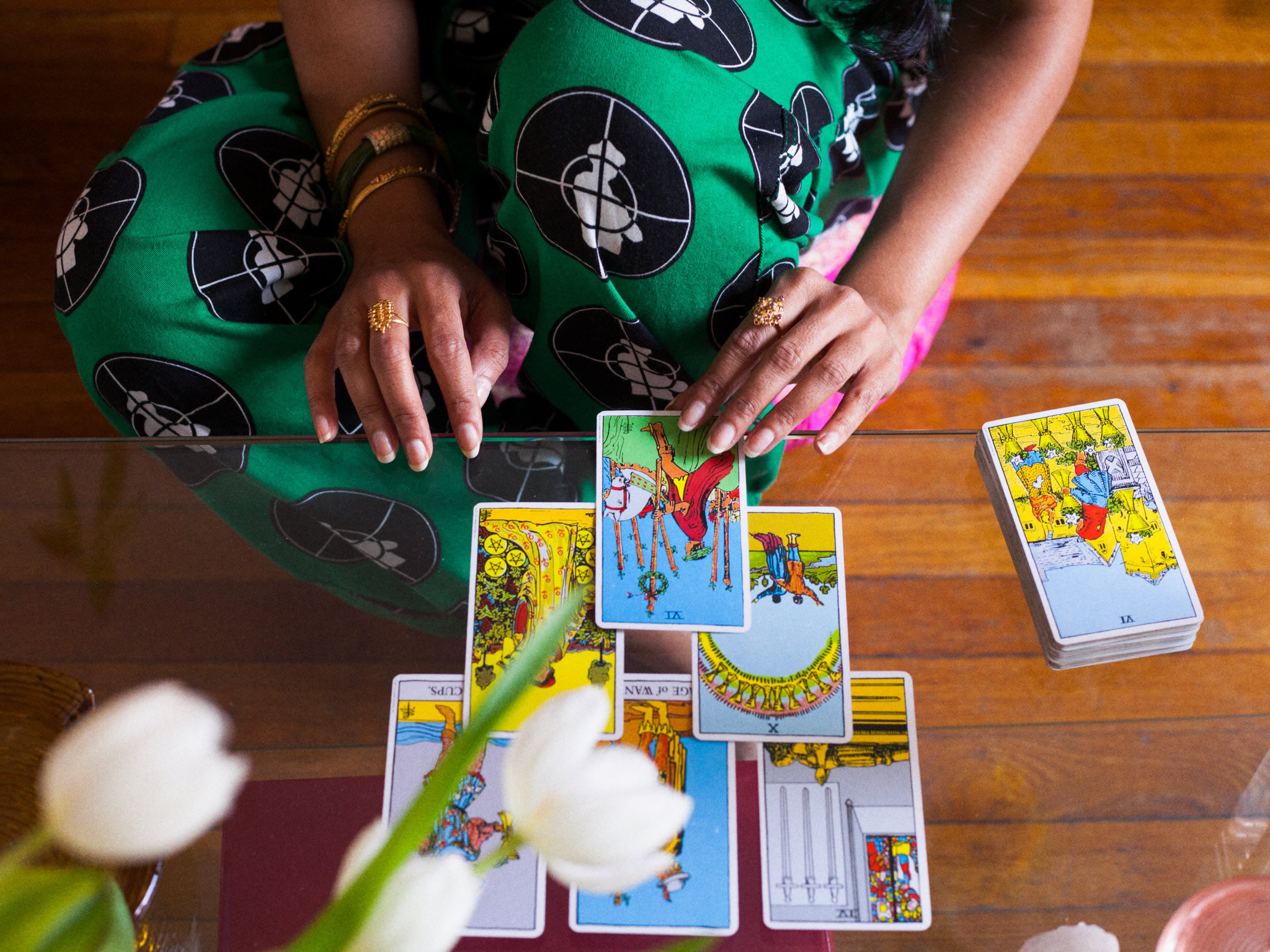 Beginners Tarot: 3 Ways to Confidently Connect with the Cards